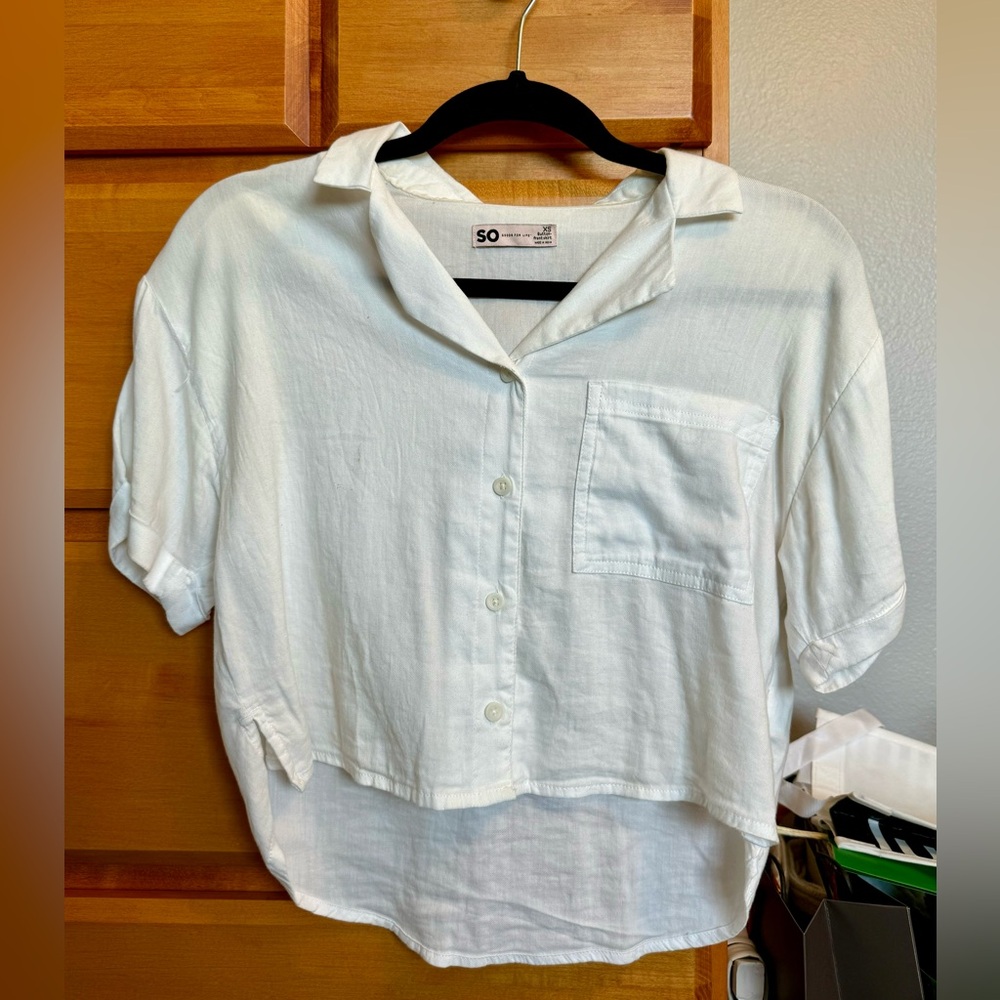 Short sleeve button up